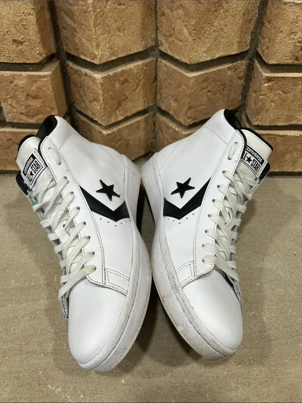 Converse Pro Leather High-Top Sneakers Men’s size 10 Women’s size 11.5